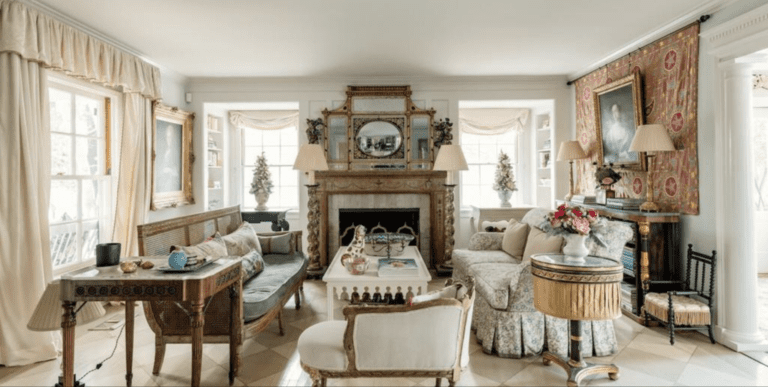 A Jeweler’s 1930s Cape Cod Jewel Box for Sale